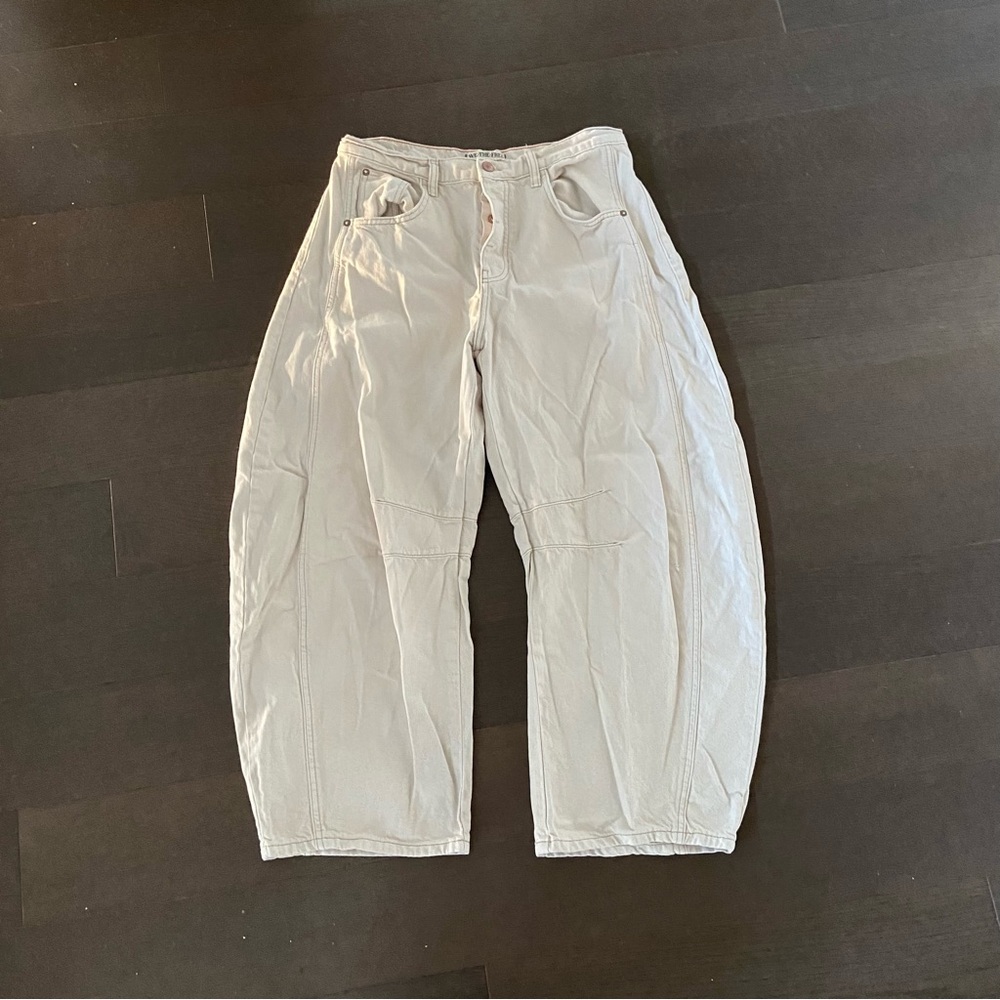 Free People White Barrel Jeans Size 28
